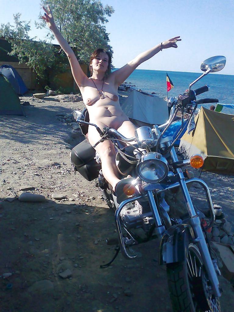 25P Nudist and Naturisten Snaps II