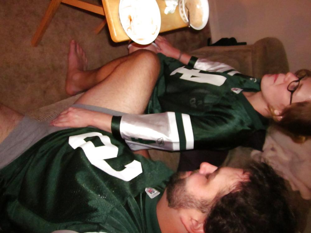 25P Baby sucks fucks & Sucks during the Jets game pt.1