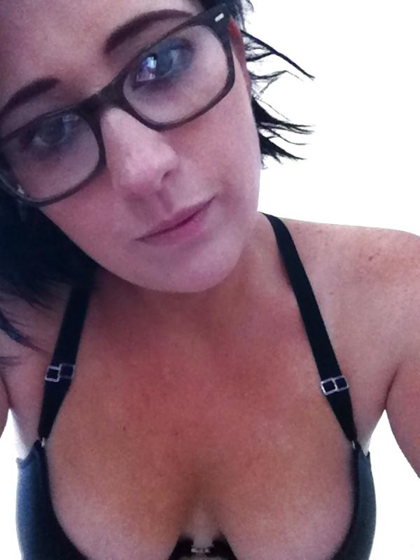15P Slutty Ankie Exposed