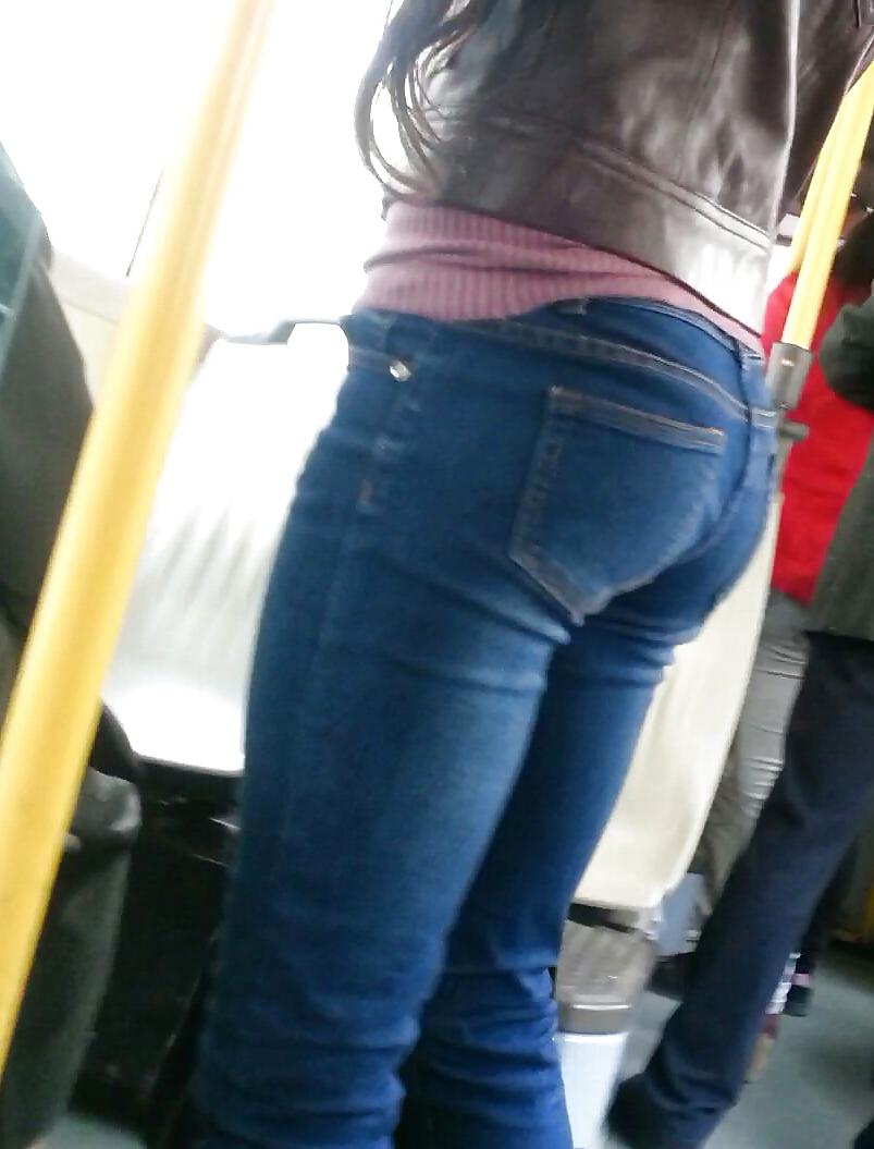 25P Spy sexy ass teens in bus romanian