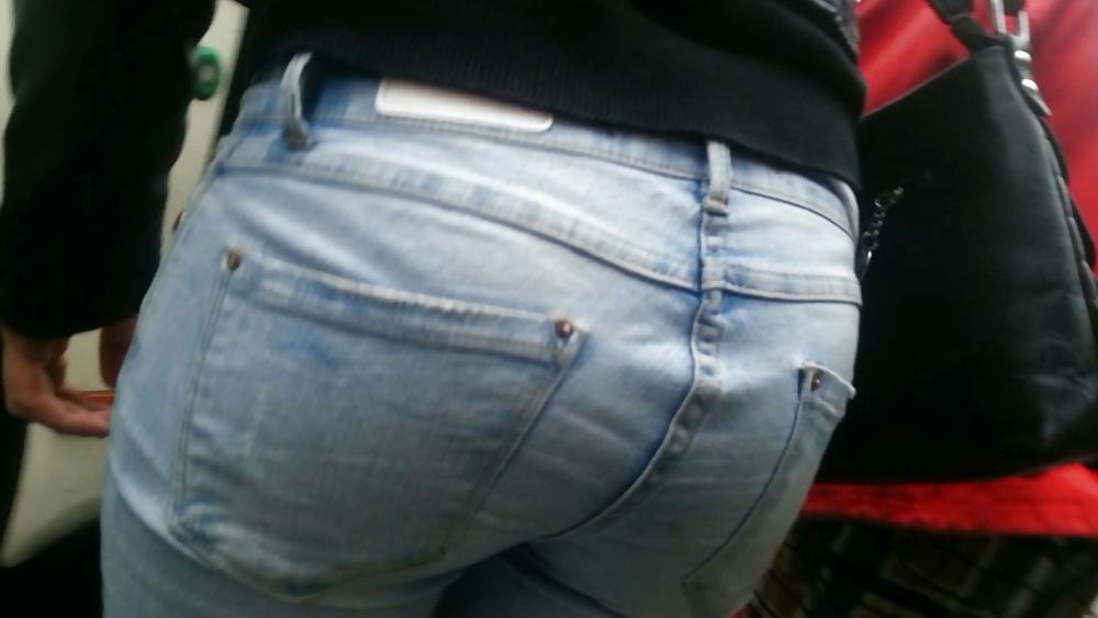 25P Spy sexy ass teens in bus romanian