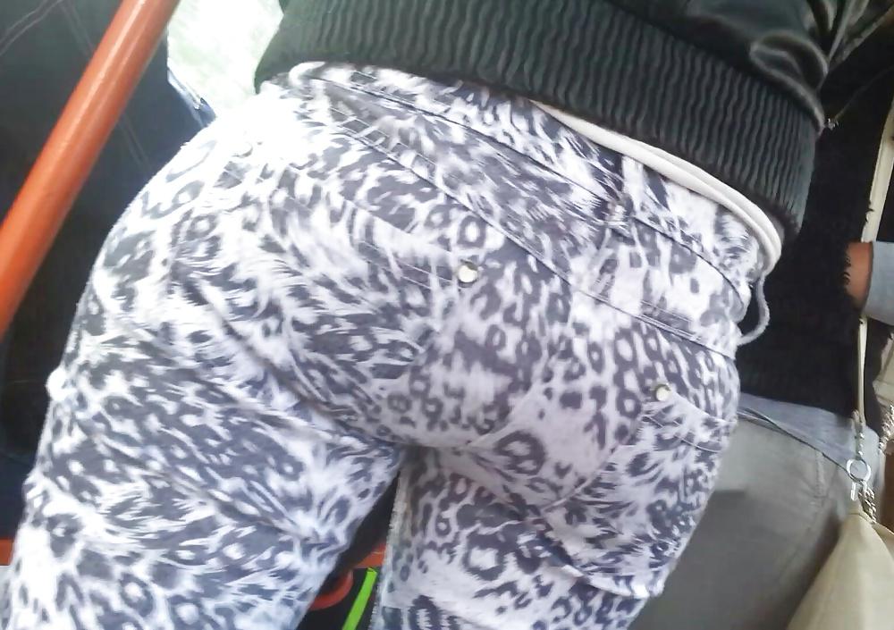 25P Spy sexy ass teens in bus romanian