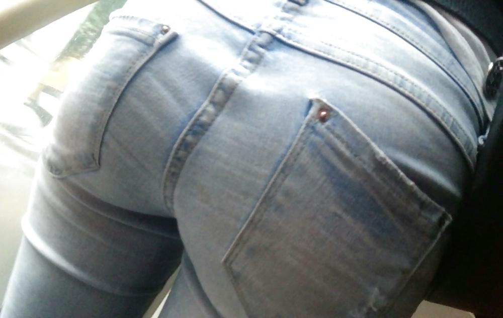25P Spy sexy ass teens in bus romanian