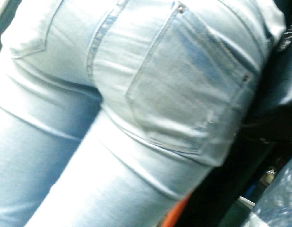 25P Spy sexy ass teens in bus romanian