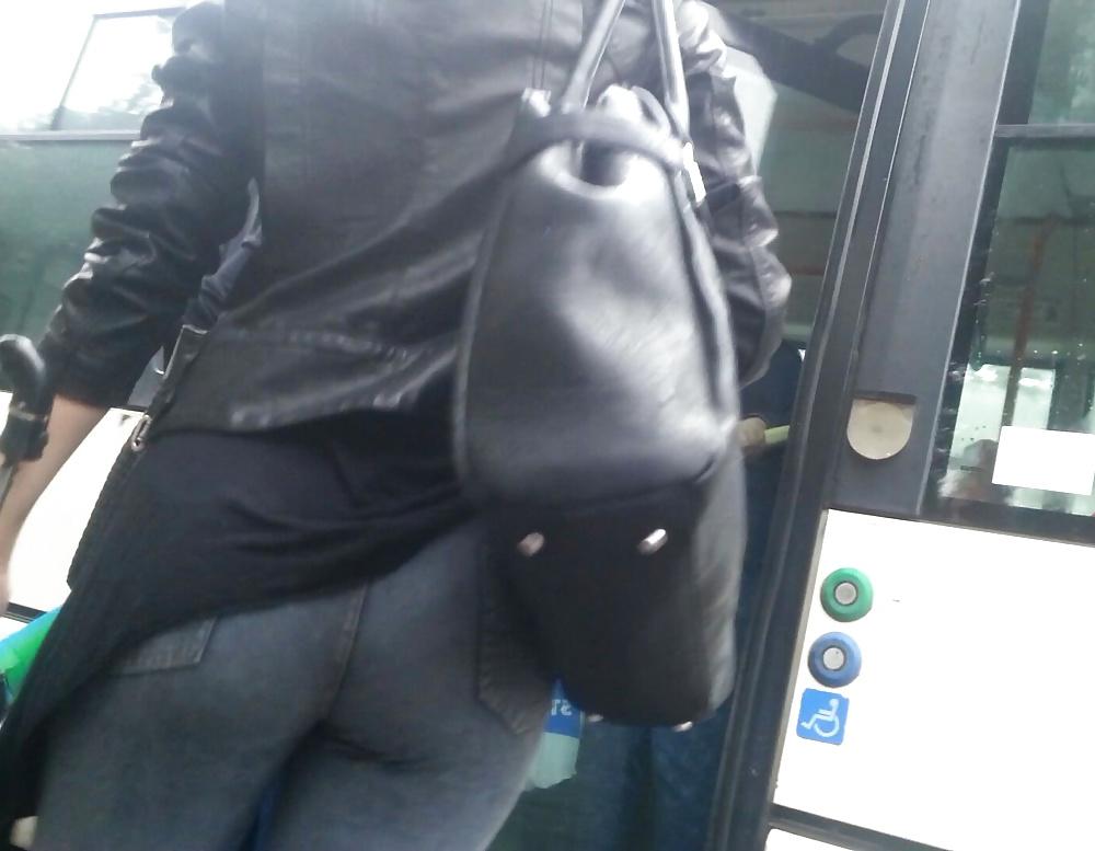 25P Spy sexy ass teens in bus romanian