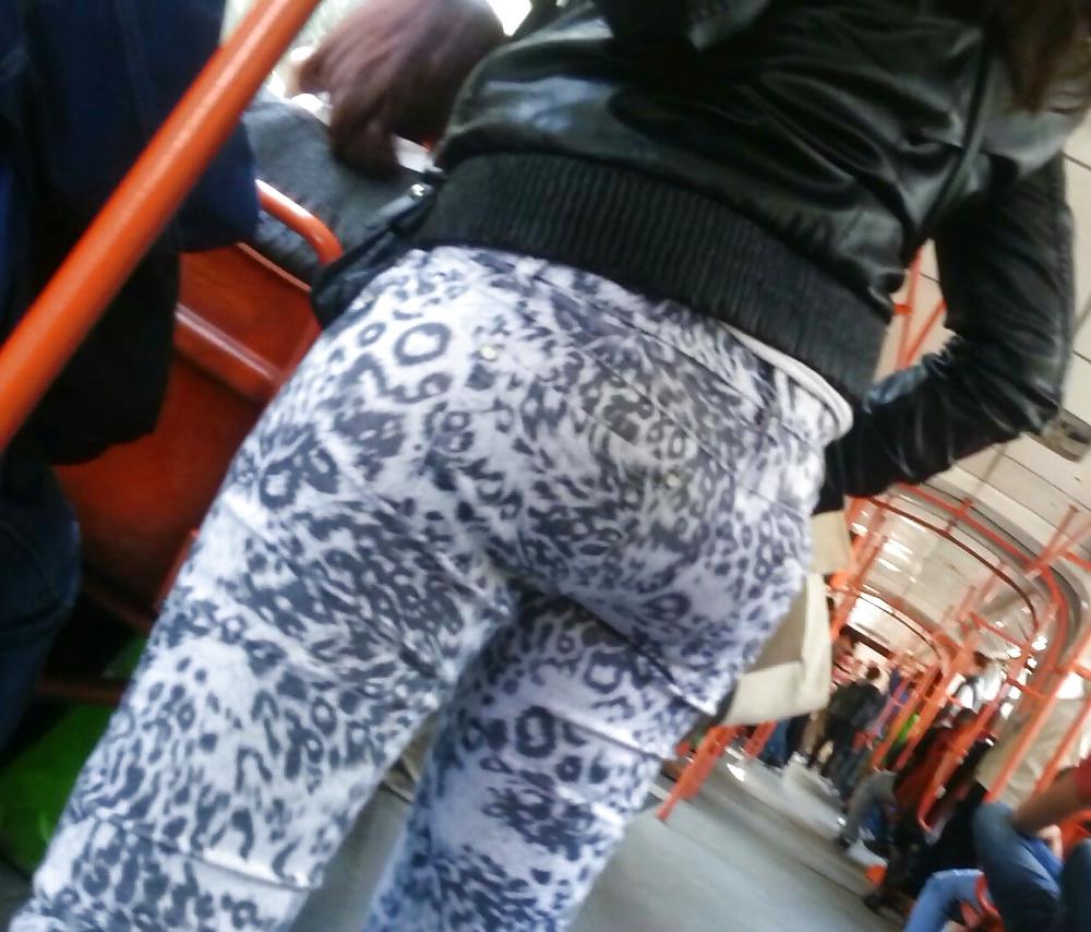 25P Spy sexy ass teens in bus romanian