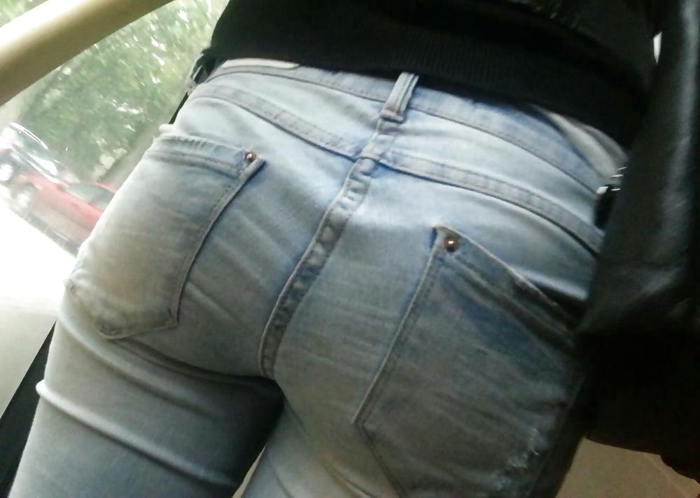 25P Spy sexy ass teens in bus romanian