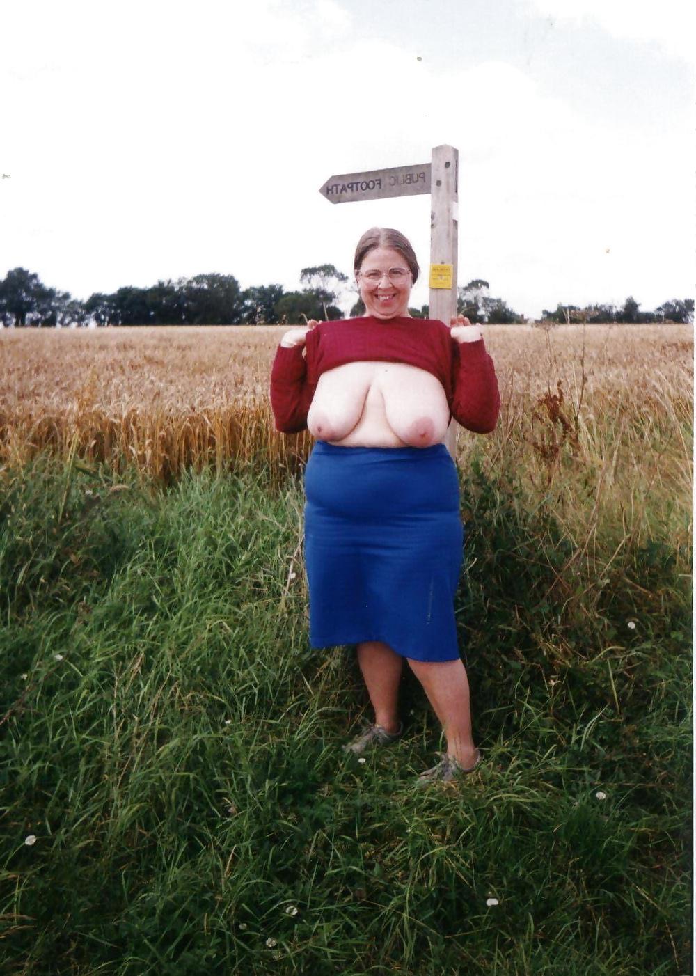 20P Saggy tits 125.