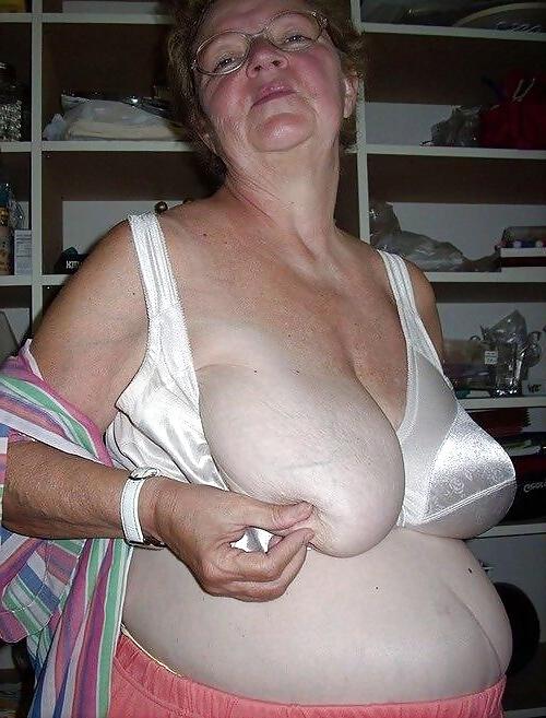25P Webtastic Special: Granny Time Vol.211