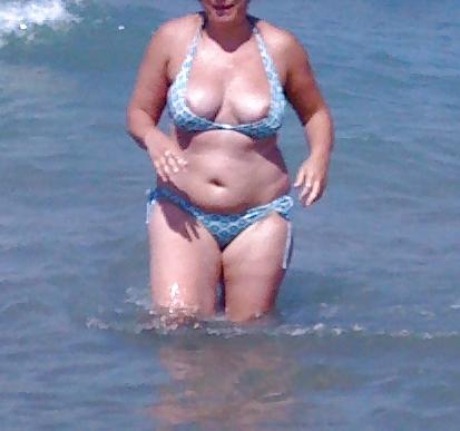 6P Wife in Bikinis