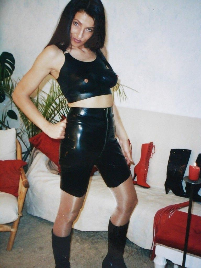 18P Here some more lovly latex,pvc leather upload from helle