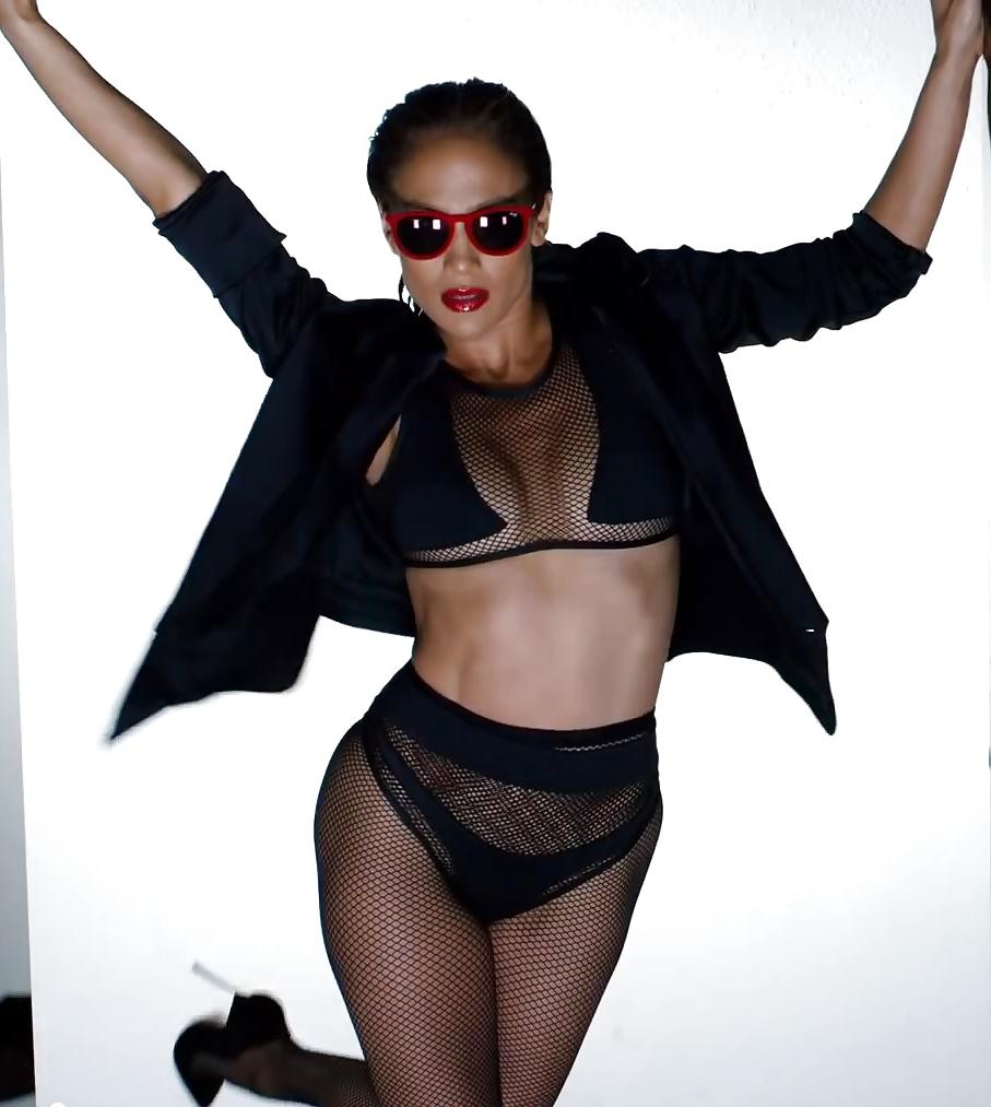 25P Jennifer Lopez in fishnet pantyhose 