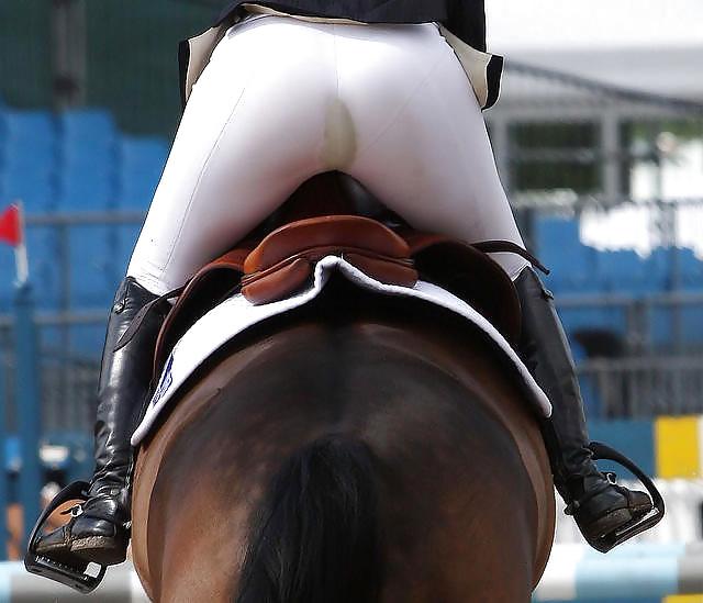25P Femdom - asses 