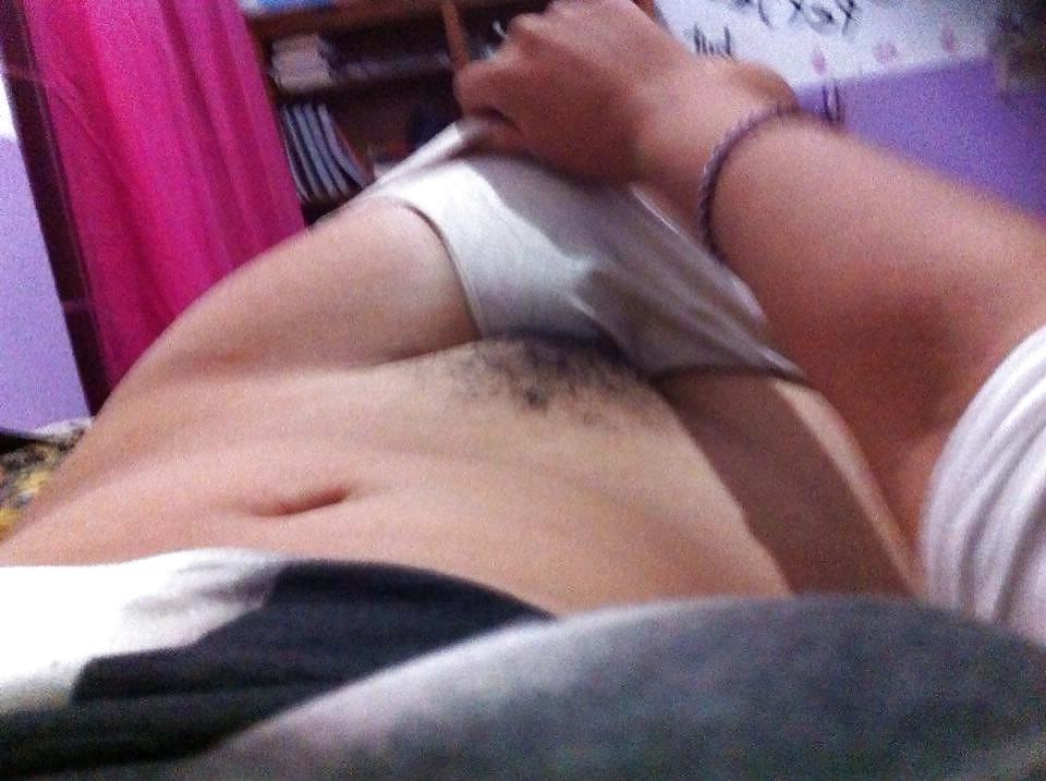 25P Latina girl nude 1