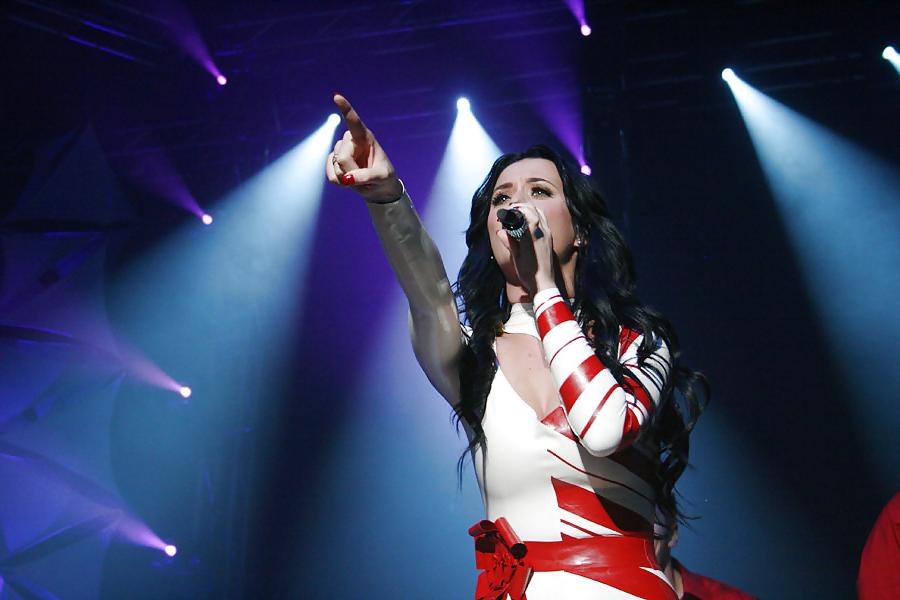 25P Katy Perry Latex HQ (CCM)