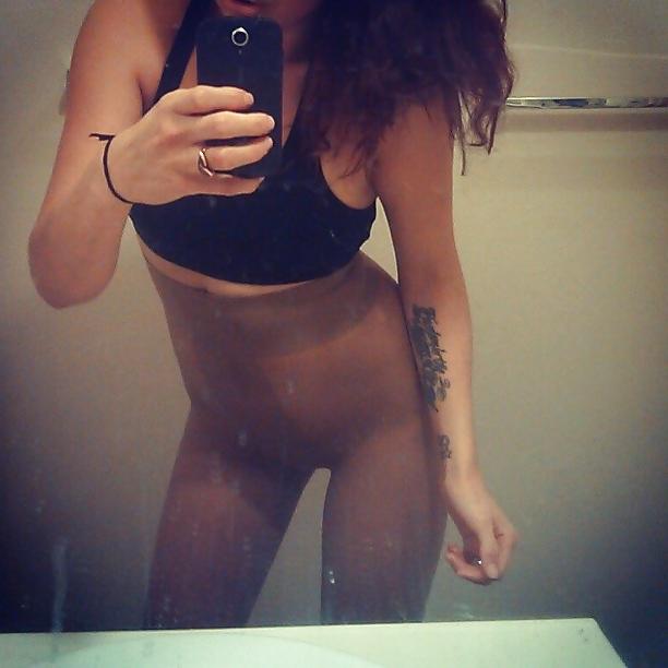 25P I love pantyhose, stocking and Nylon !