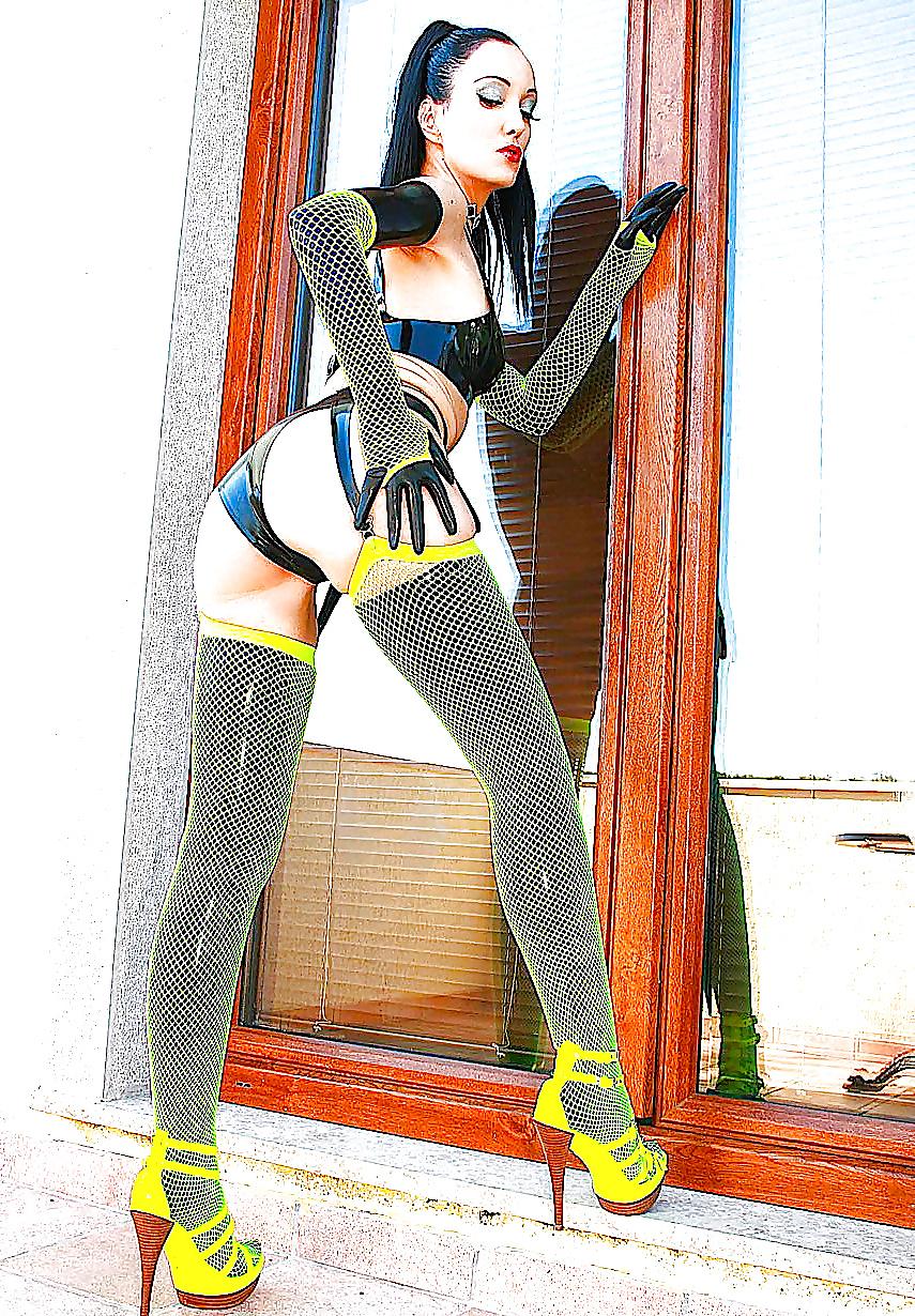 10P Leather-Latex-PVC: Skin Tight #55