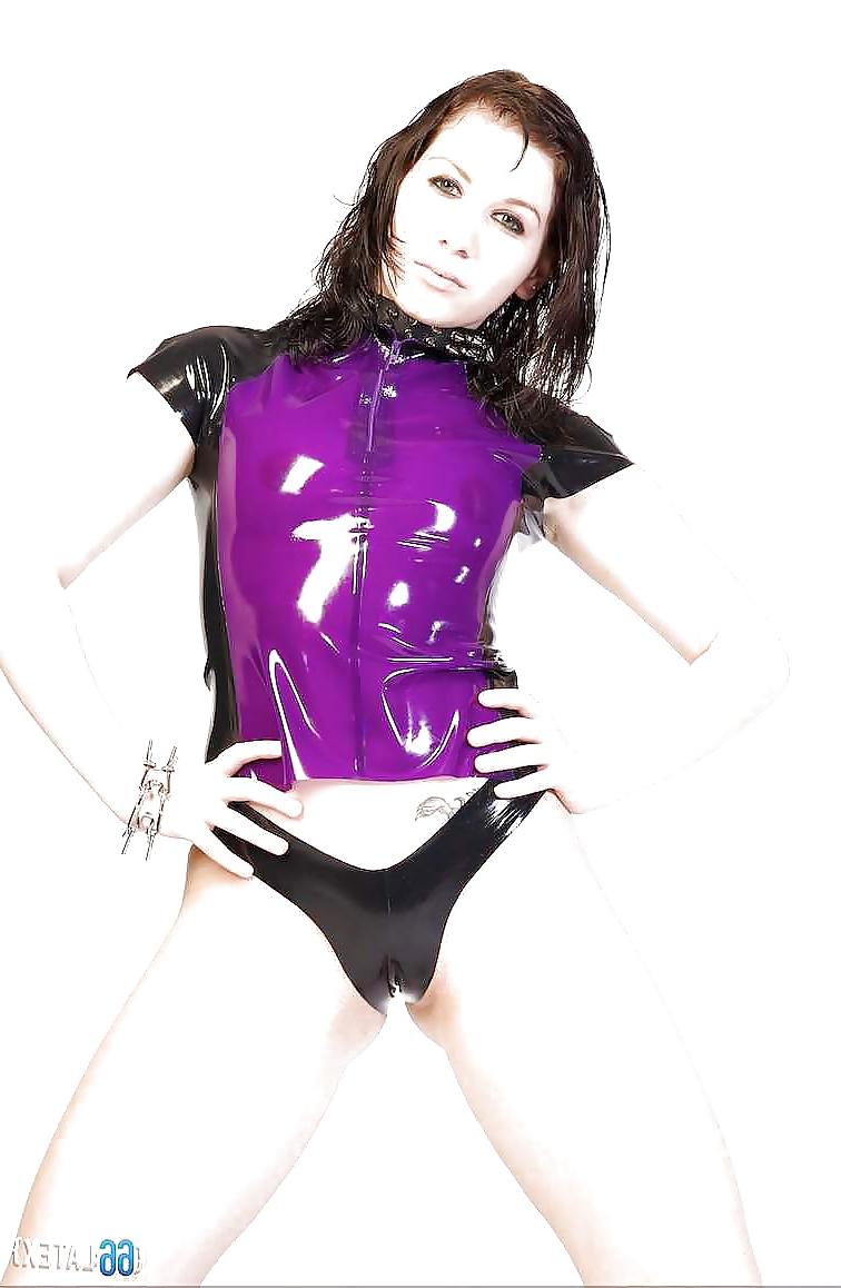 10P Leather-Latex-PVC: Skin Tight #79