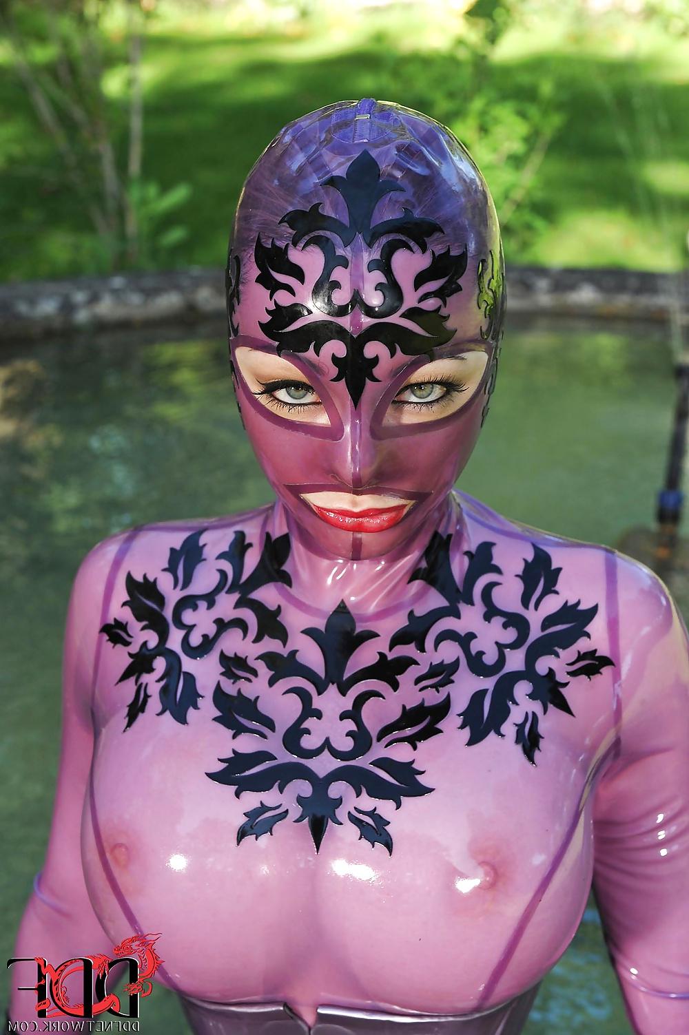 10P Leather-Latex-PVC: Skin Tight #52