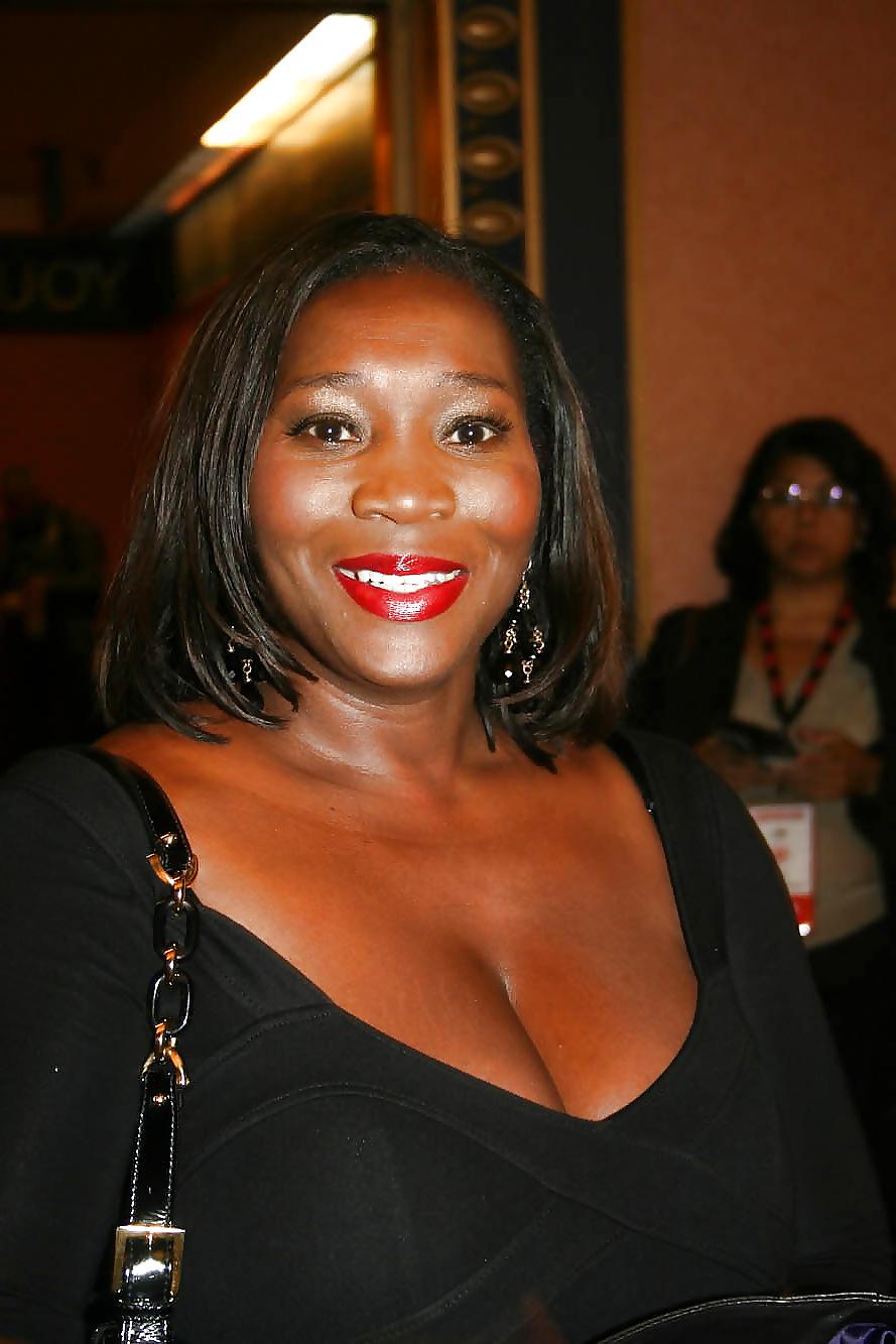 12P Ebony Bukkake Faces