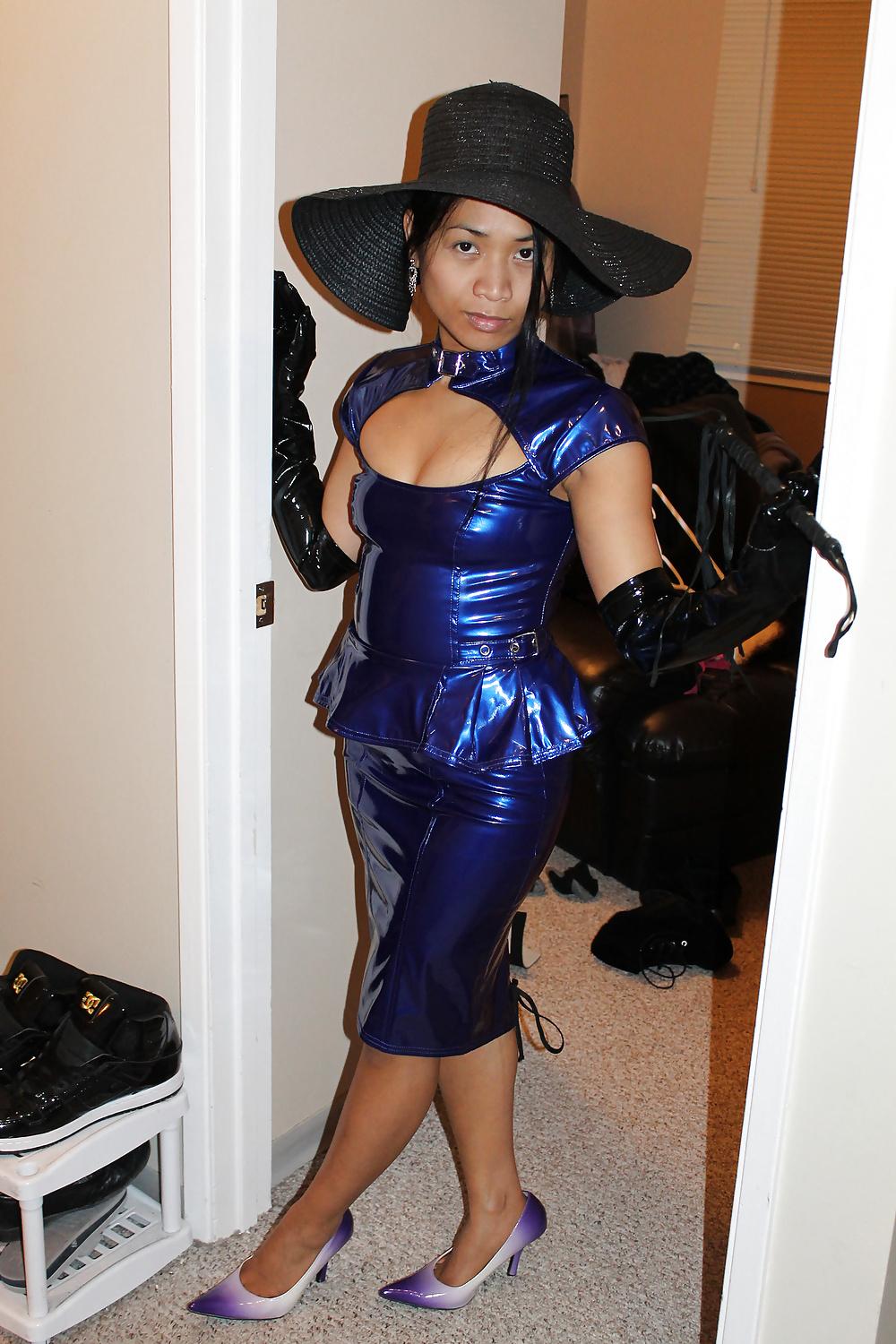 6P Asian girl in latex