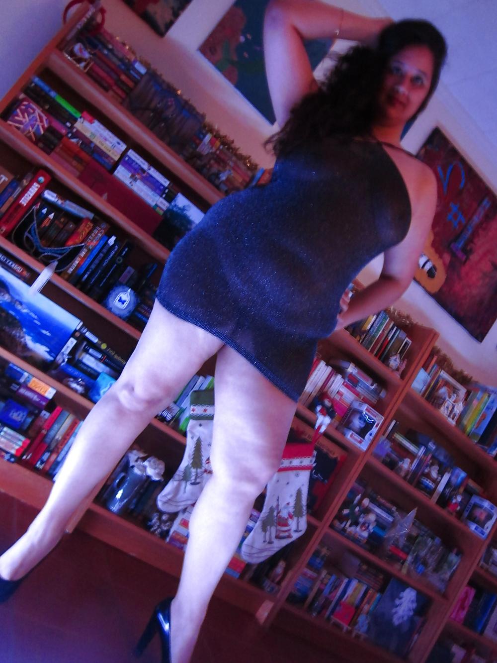 23P Curvy Squirter Goddess' new slutty dress for the club
