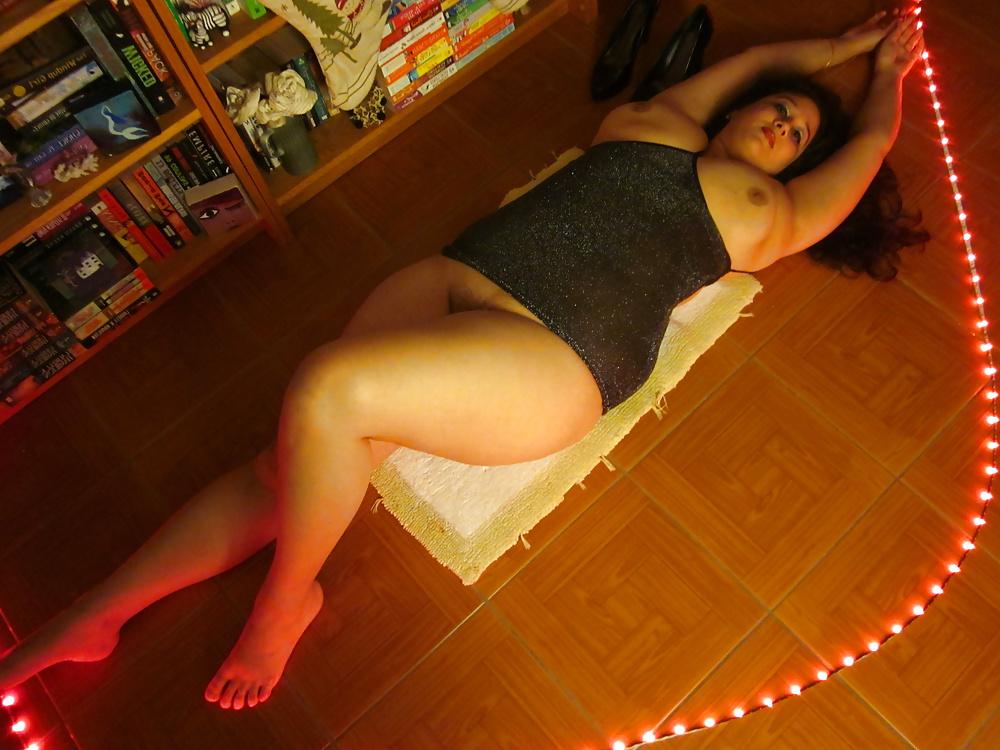 23P Curvy Squirter Goddess' new slutty dress for the club