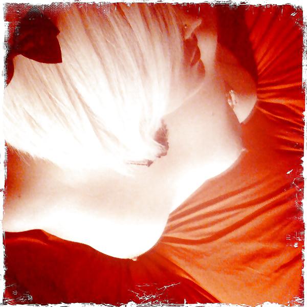 25P Blonde bi-teen posing