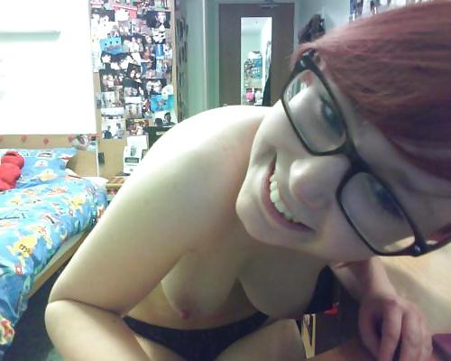 25P Redhead webcam girl