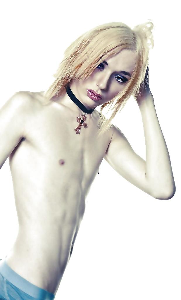 25P Russian fembois and CD 4
