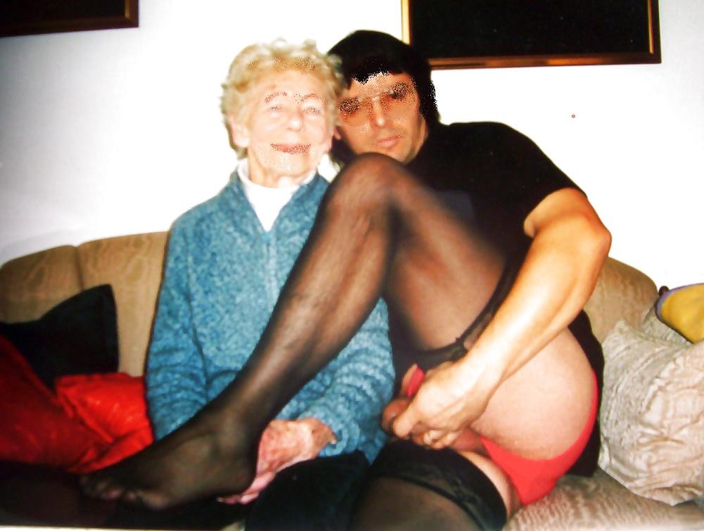 5P Oma Nylon, geile Nylonerlebnisse 