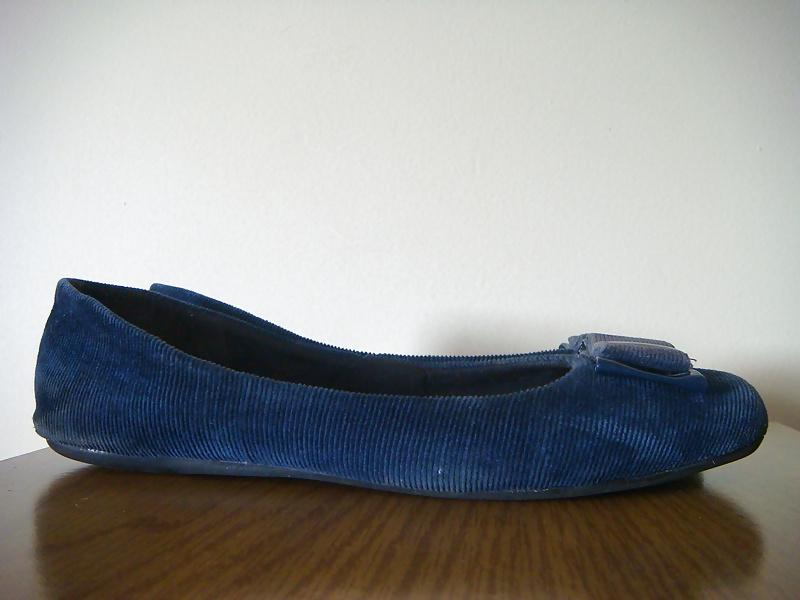25P Sapatilha azul de veludo Stock Club
