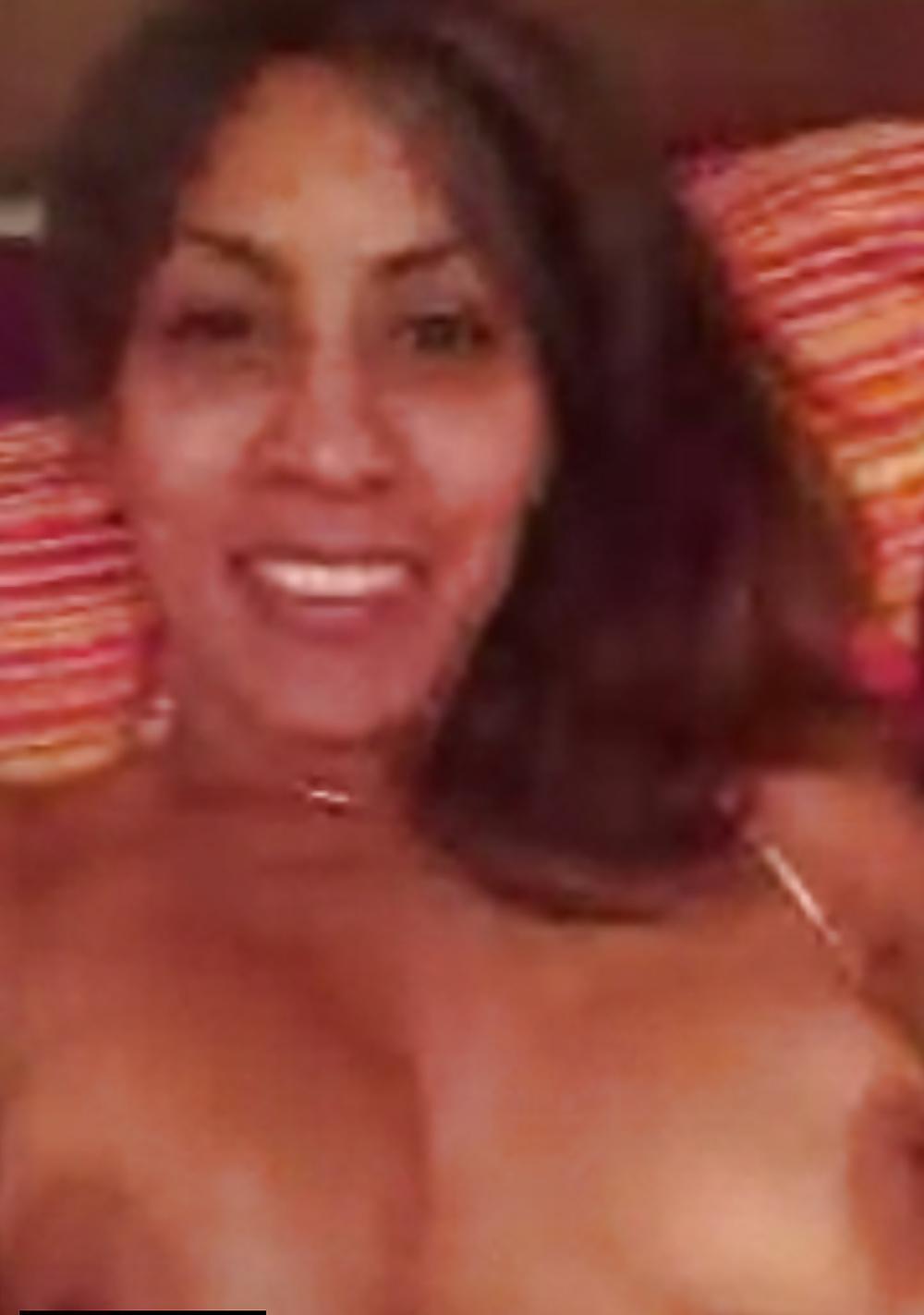 22P Latina-Milf 2