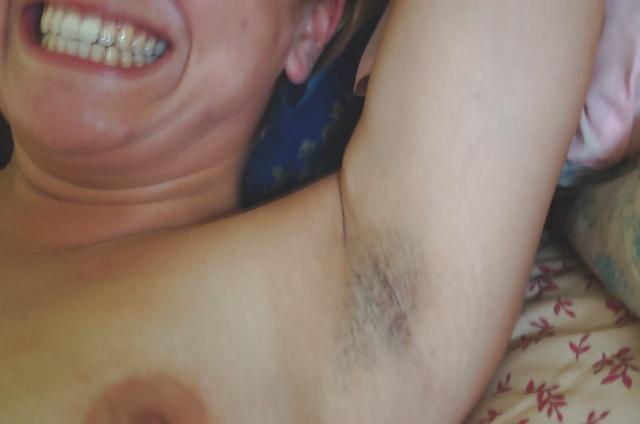 25P Hairy armpits !