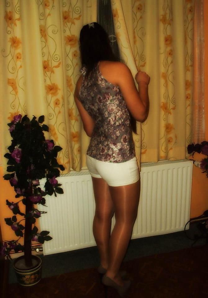25P Nylon upskirt 44