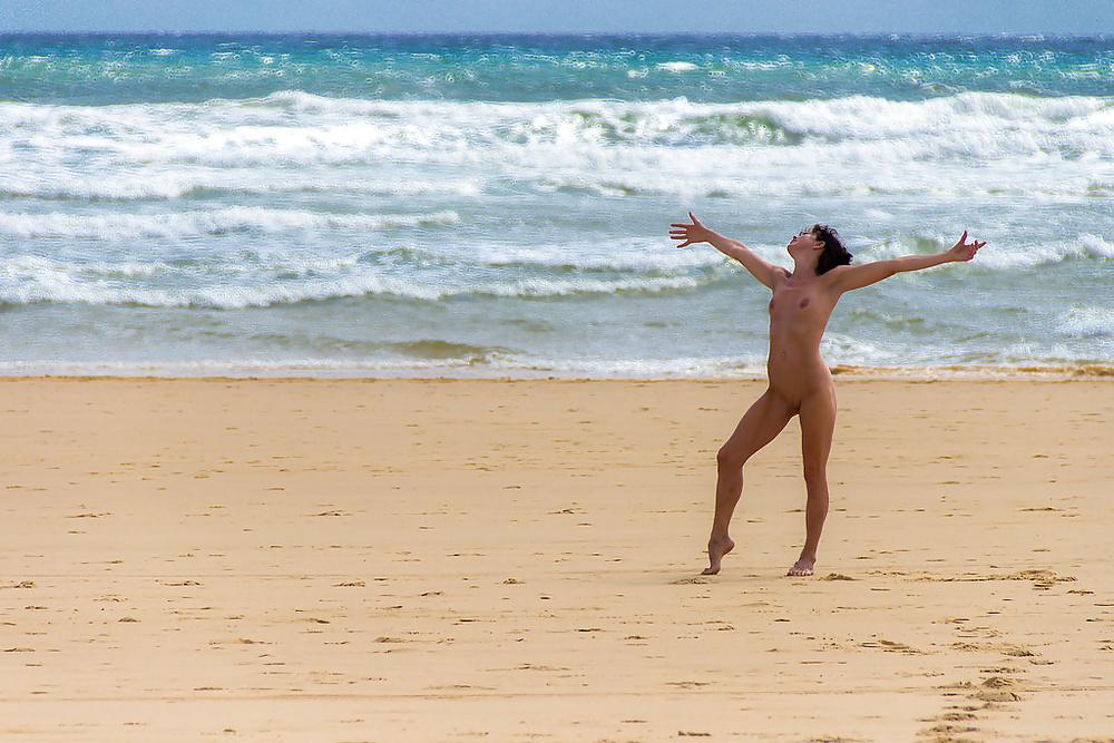25P Nudist and Naturisten XXVIII