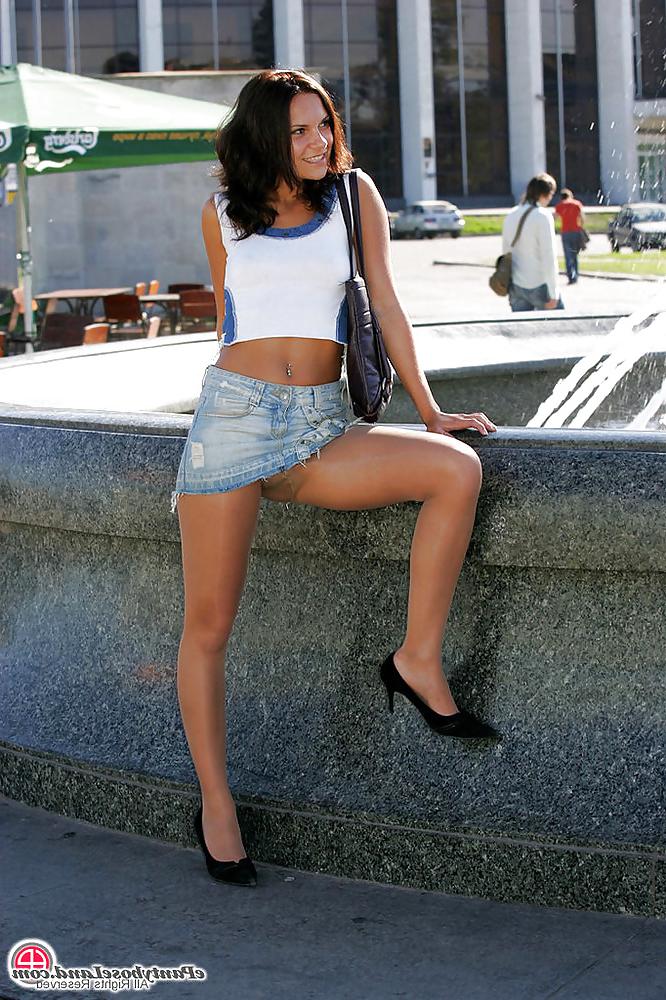 25P Nylon upskirt - STREET VIEW 11