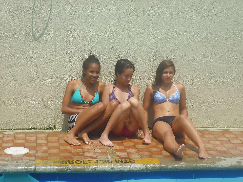 25P Colegialas latinas y traviesas