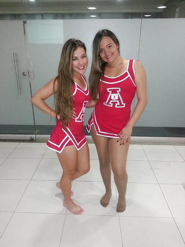 25P Colegialas latinas y traviesas