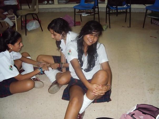 25P Colegialas latinas y traviesas