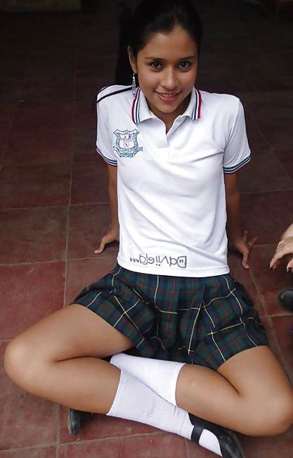 25P Colegialas latinas y traviesas