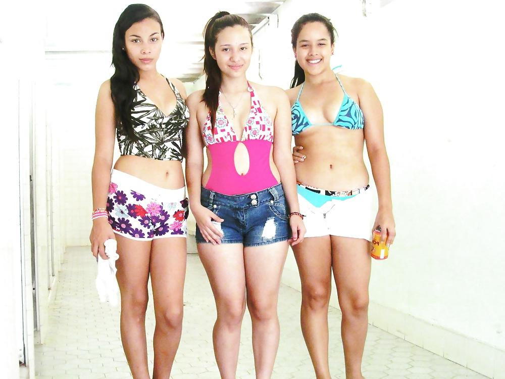 25P Colegialas latinas y traviesas