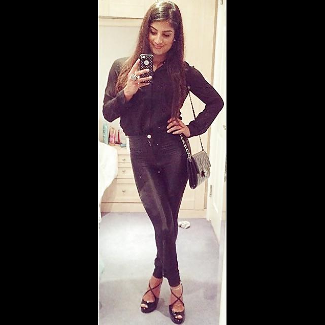 25P Indian gym girl