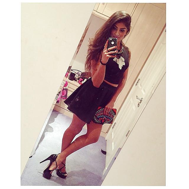25P Indian gym girl
