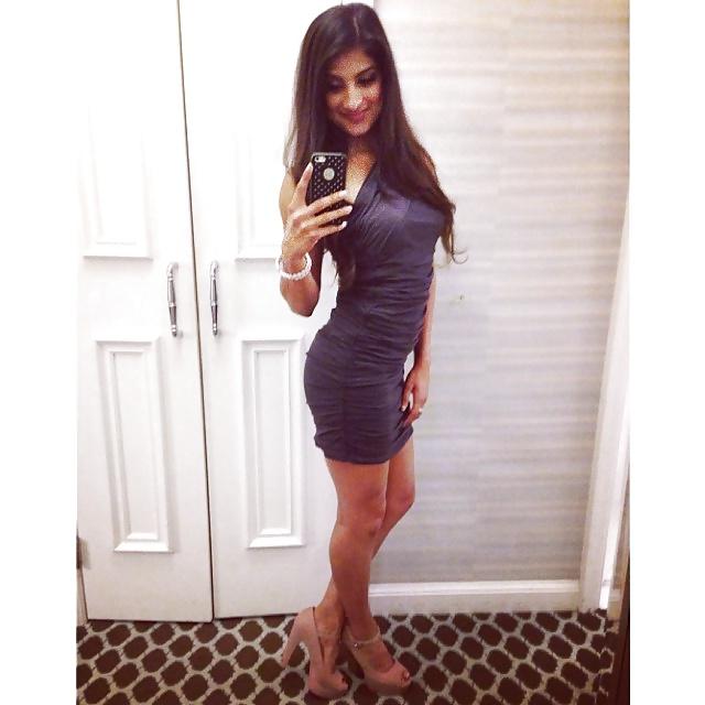25P Indian gym girl