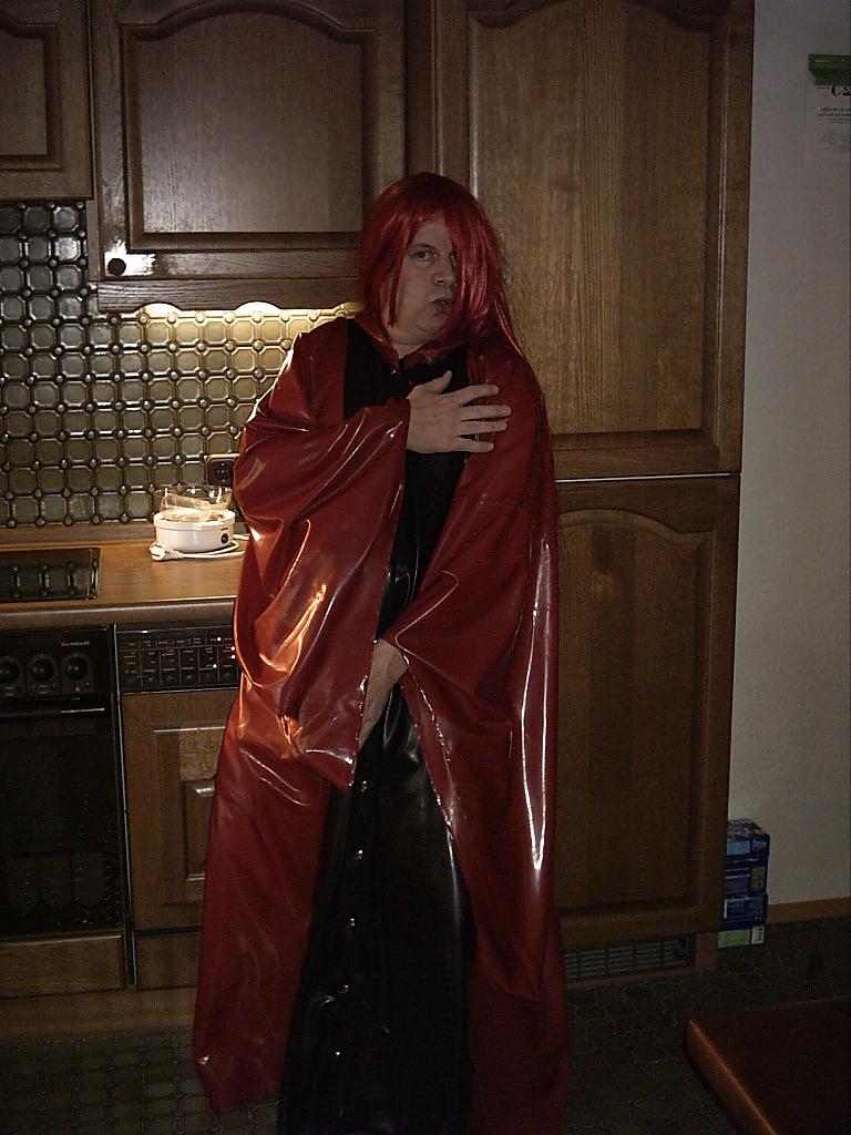 4P Ich in mein verschwenderisch weiten Latex Fummel