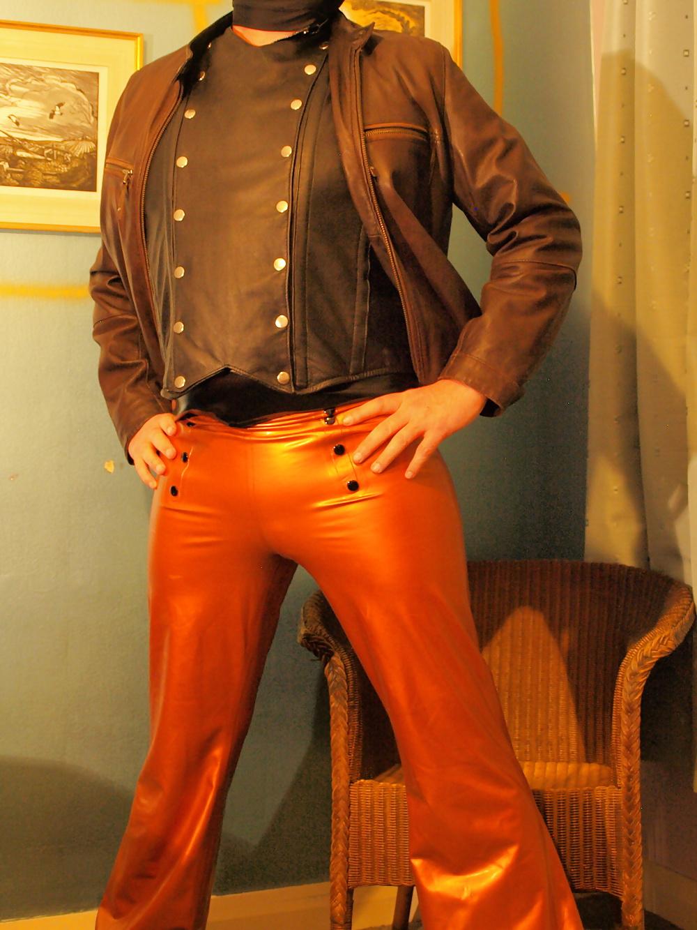 8P MY latex outfits