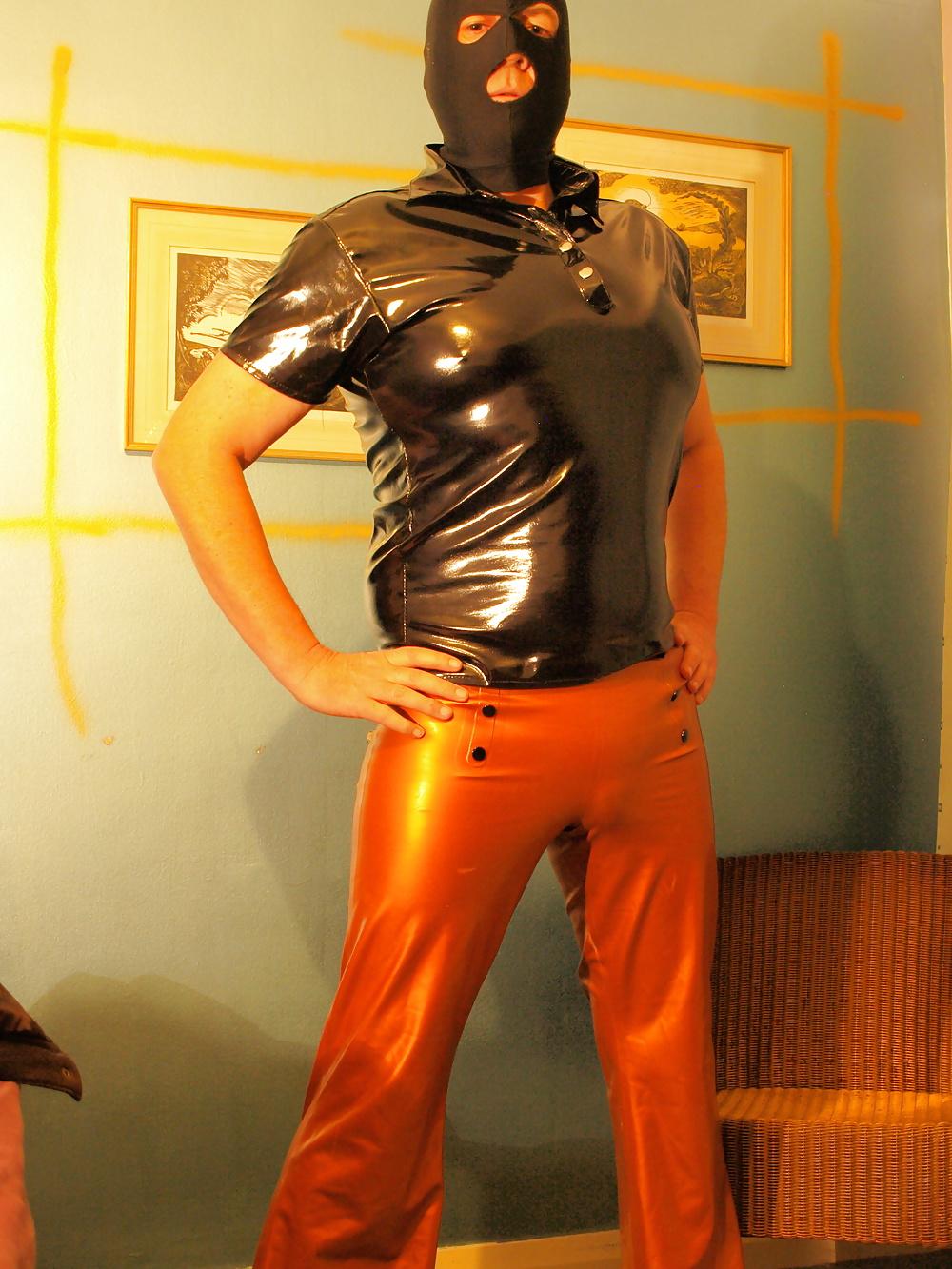 8P MY latex outfits