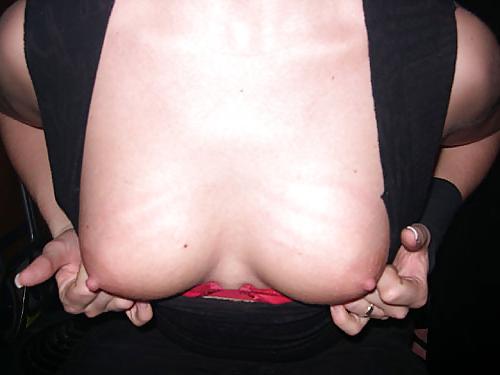 20P Flashing Babes At Club!