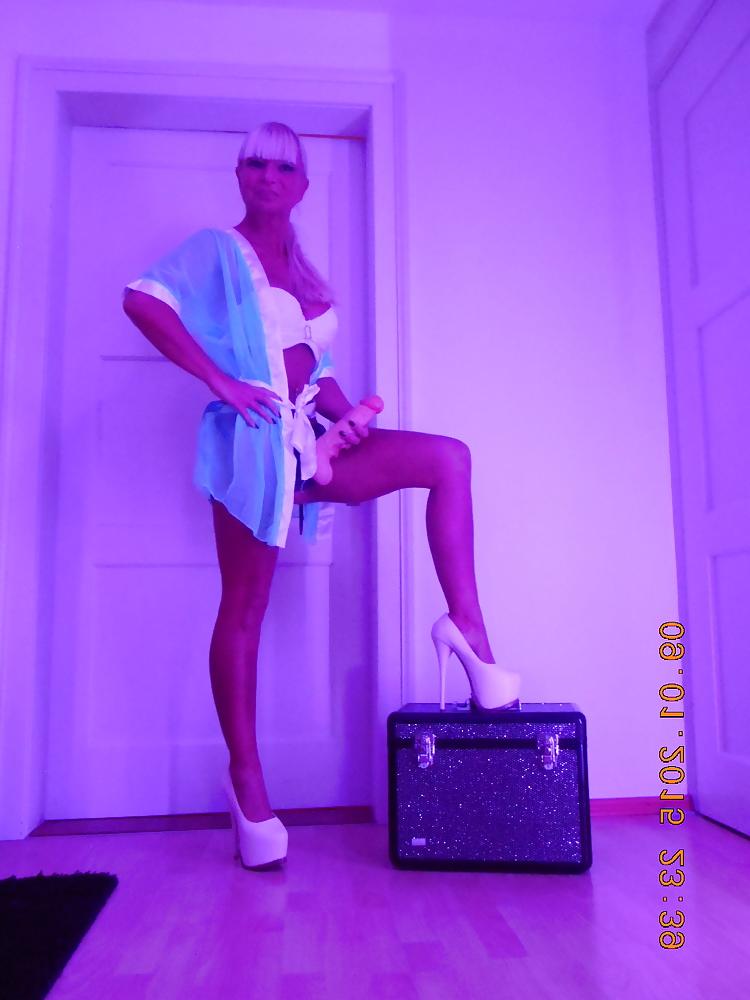 22P Herrin, Strapon, Bizarr, BDSM, Anal, Mistress, Milf, Femdom
